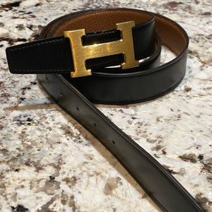Authentic Hermès Belt. Sz 110 fits size 10-16.